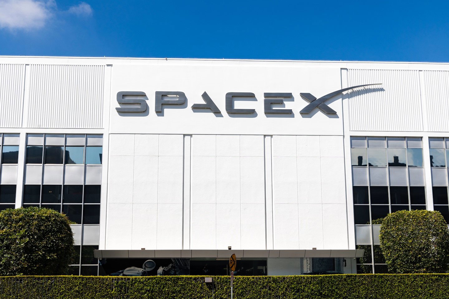 TechDogs-"SpaceX"-"An Image Of SpaceX's Building In Hawthorne, California"