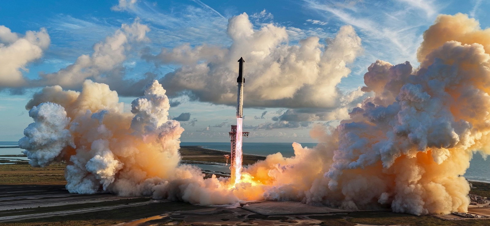 TechDogs-"SpaceX Starship's Historic First Orbital Flight"-"An Image Of SpaceX's Starship Flight 14 Launching"