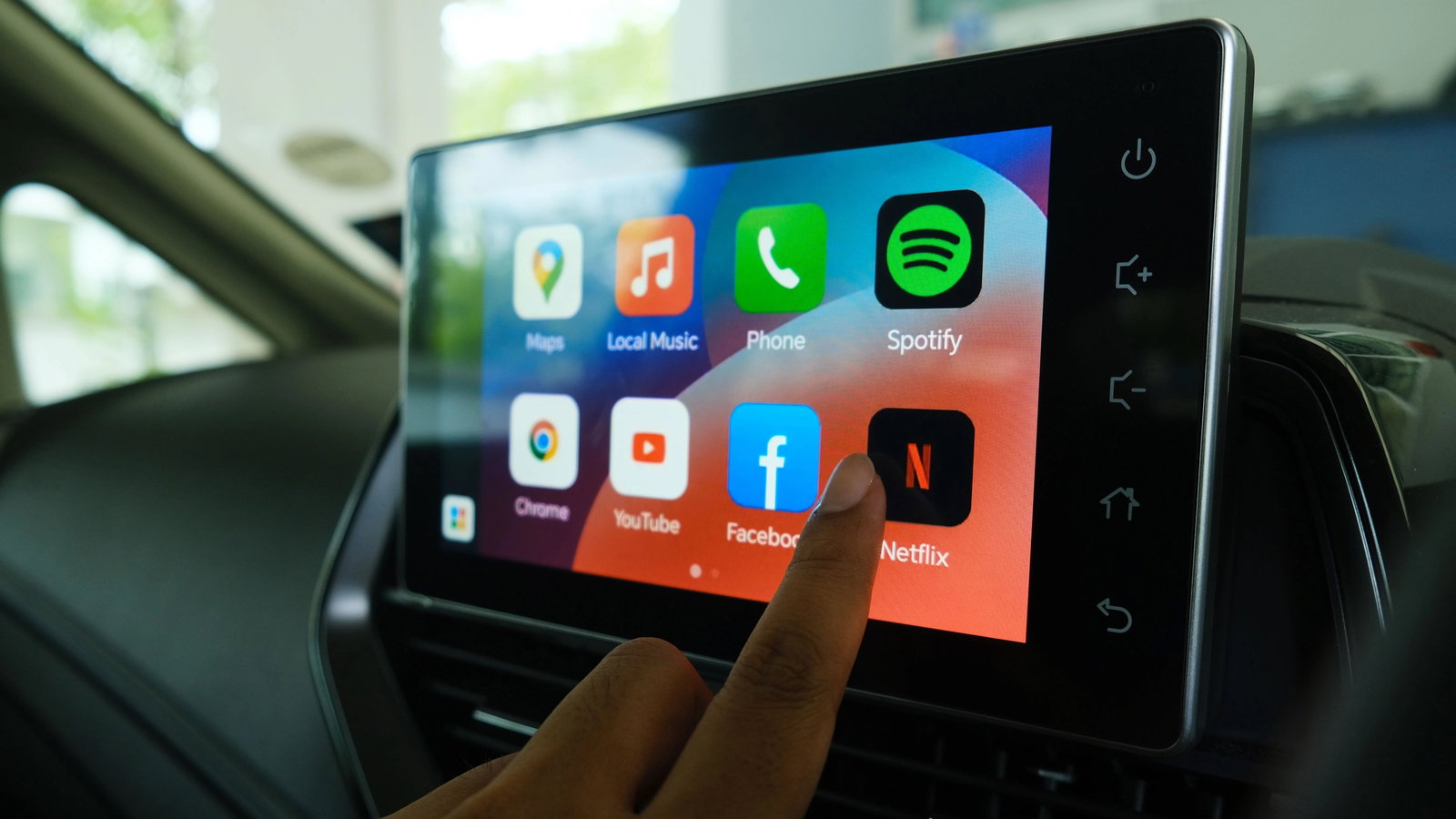 TechDogs-"Which Platform Has Better Apps?"-"Image Of Apps On Android Auto"