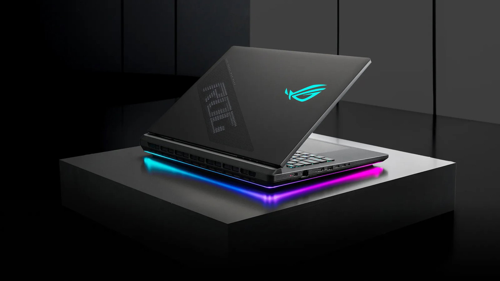 TechDogs-"ASUS ROG Strix SCAR 18: Coolest Gaming Laptop"-"An Image Of The ASUS ROG Strix SCAR 18"