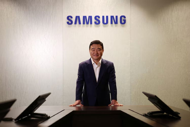 TechDogs - "An Image Of Samsung co-CEO TM Roh"