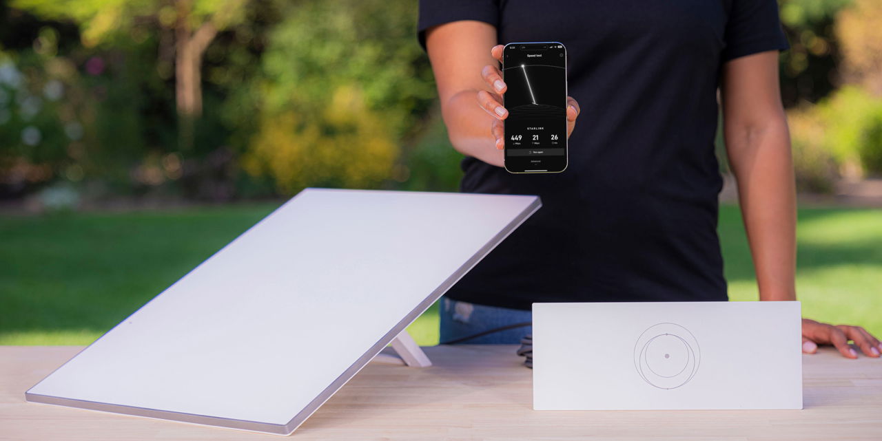 TechDogs-"An Image Of A Customer Using Starlink"